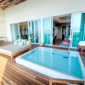 The Grand Luxxe Three Bedroom México